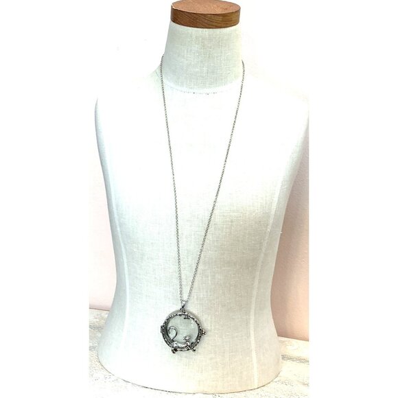 Silver Cat Design Magnifying Glass Pendant Necklace - Picture 7 of 10